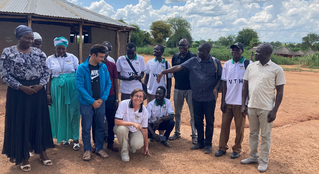 Group photo of People from Uganda’s Bidibidi refugee settlementp